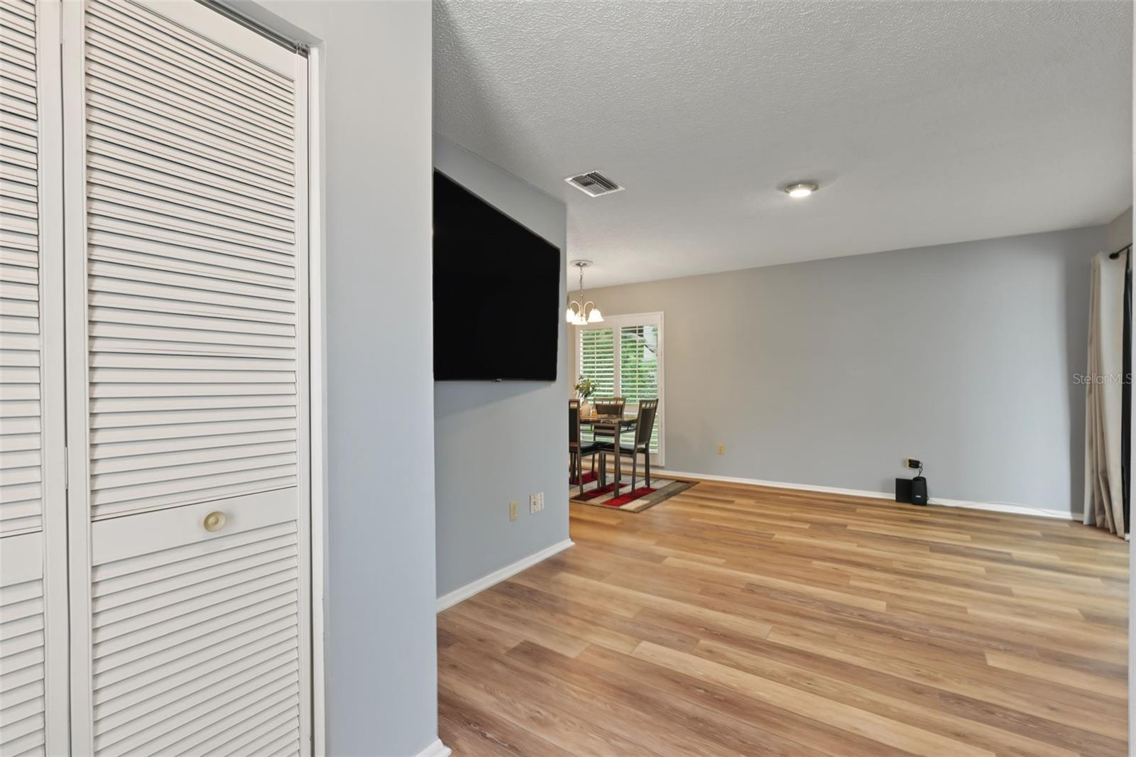 1614 Berwick Ct #d Property Photo 20
