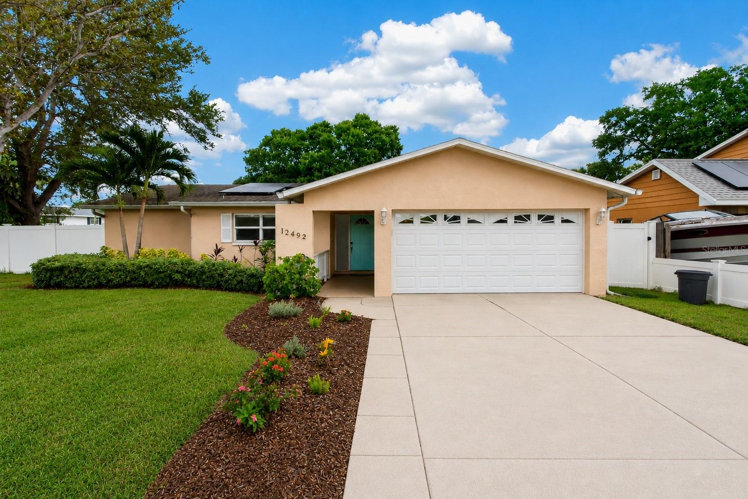 12499 82nd Ter Property Photo 1