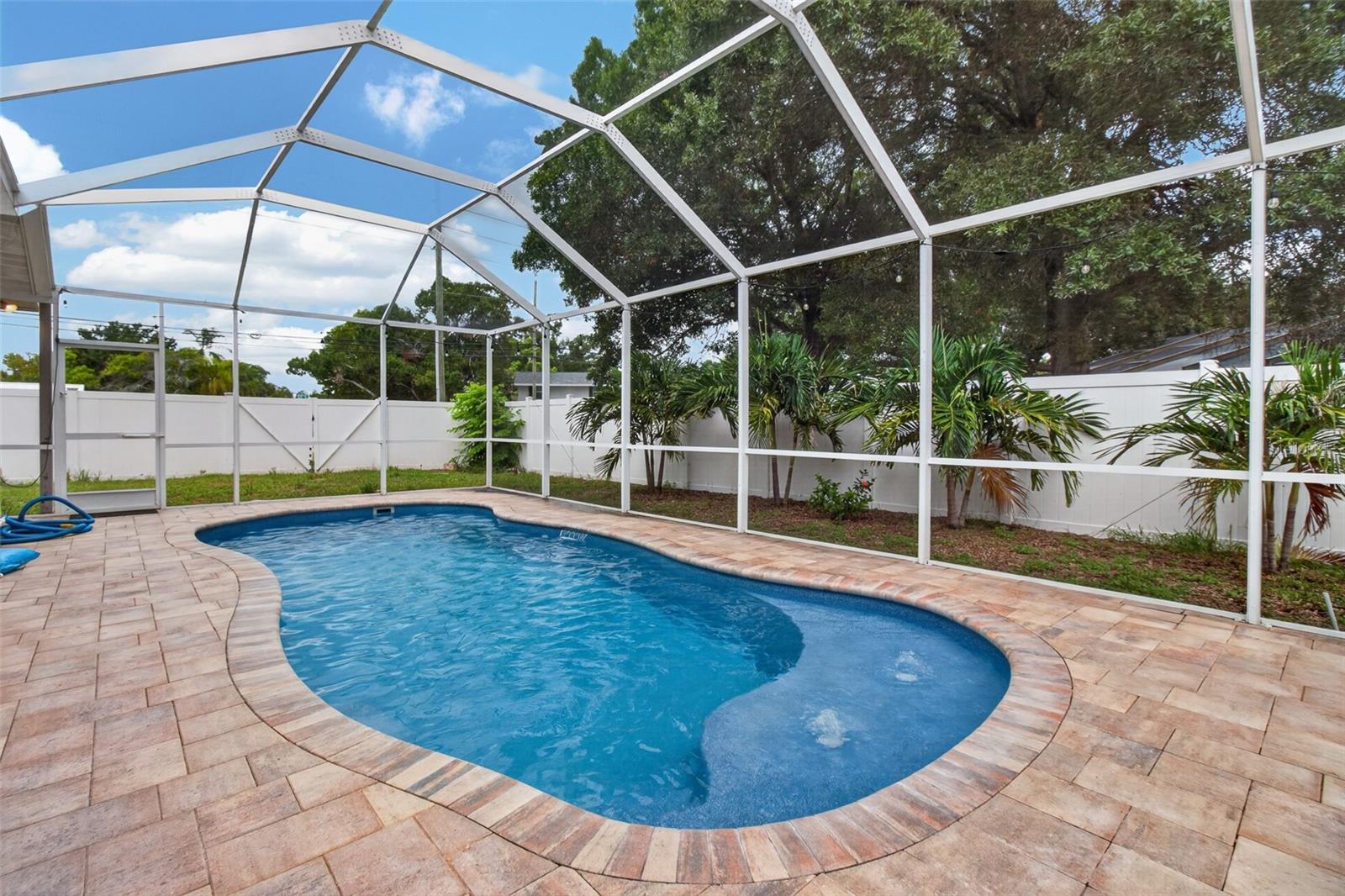12499 82nd Ter Property Photo 2