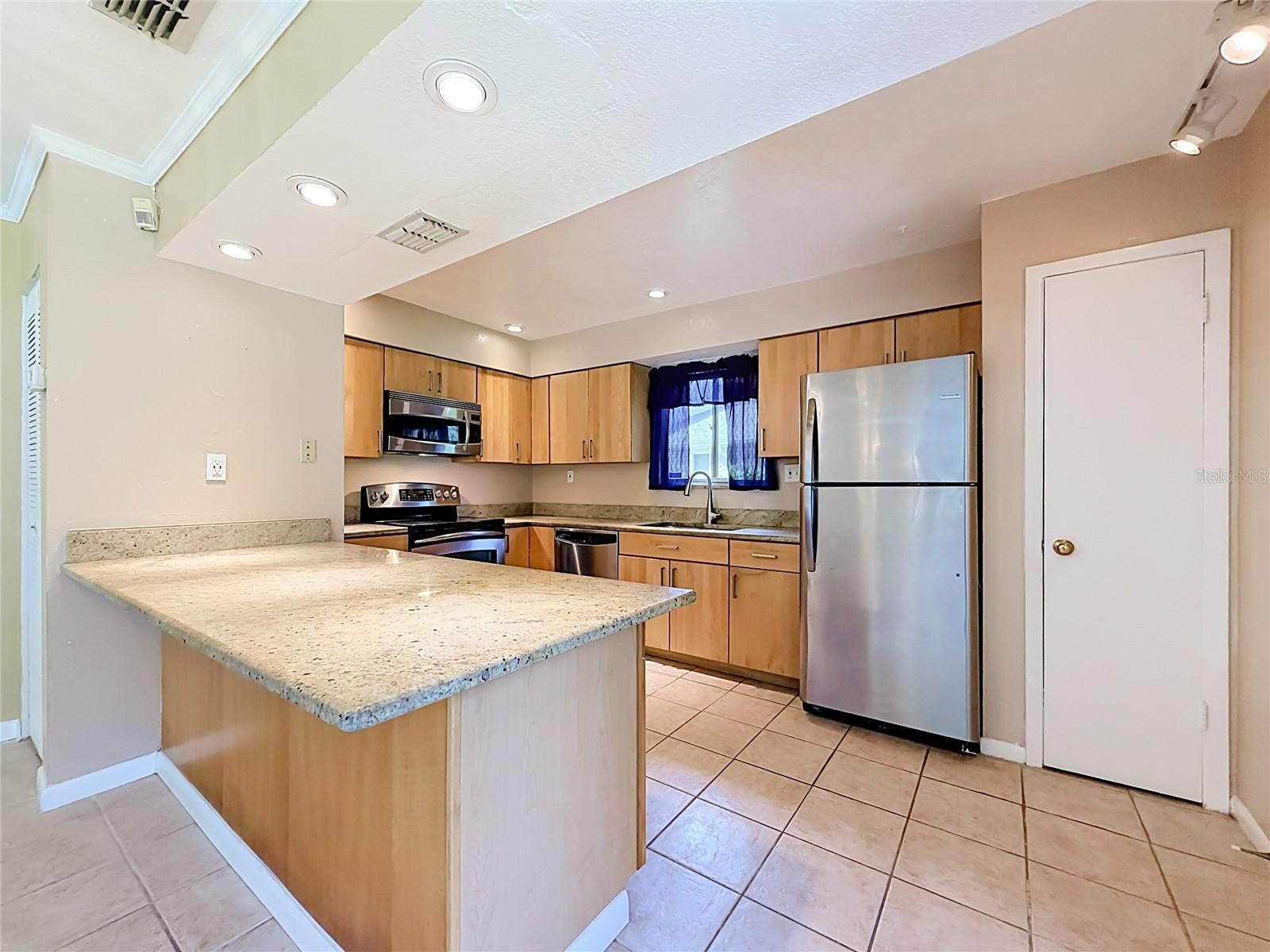 4375 Shadow Crest Pl #34-1 Property Photo 8