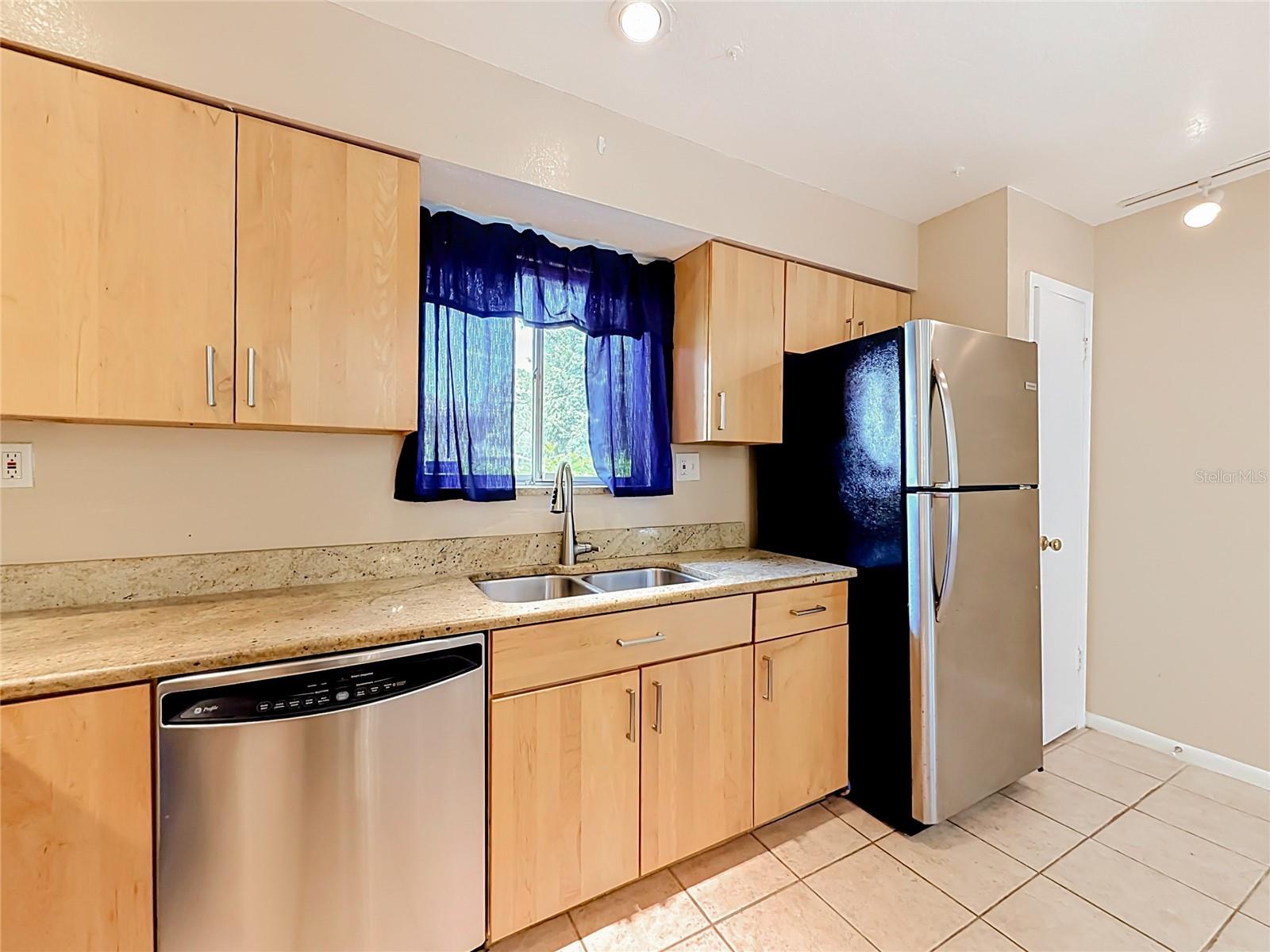 4375 Shadow Crest Pl #34-1 Property Photo 12