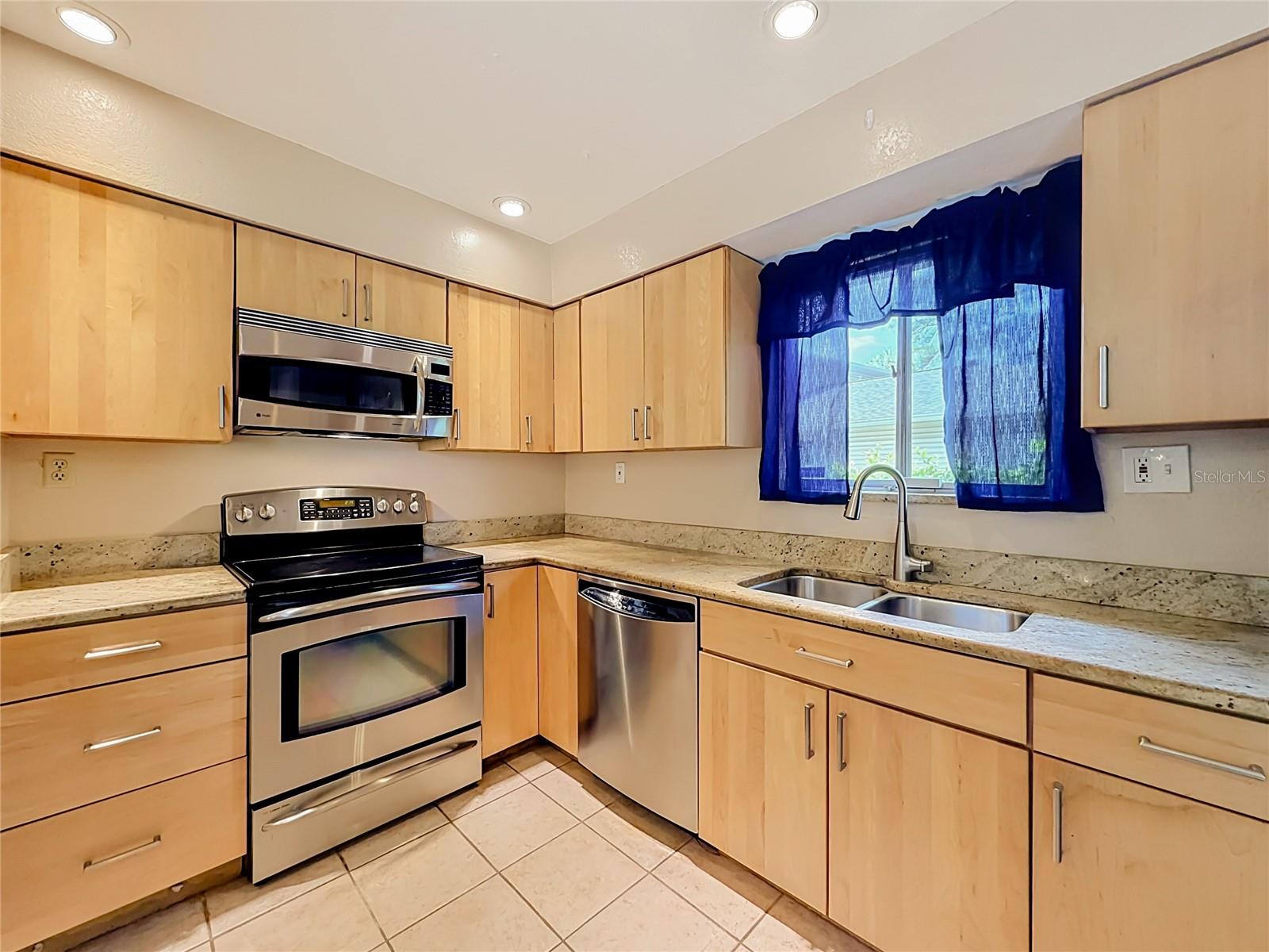 4375 Shadow Crest Pl #34-1 Property Photo 13