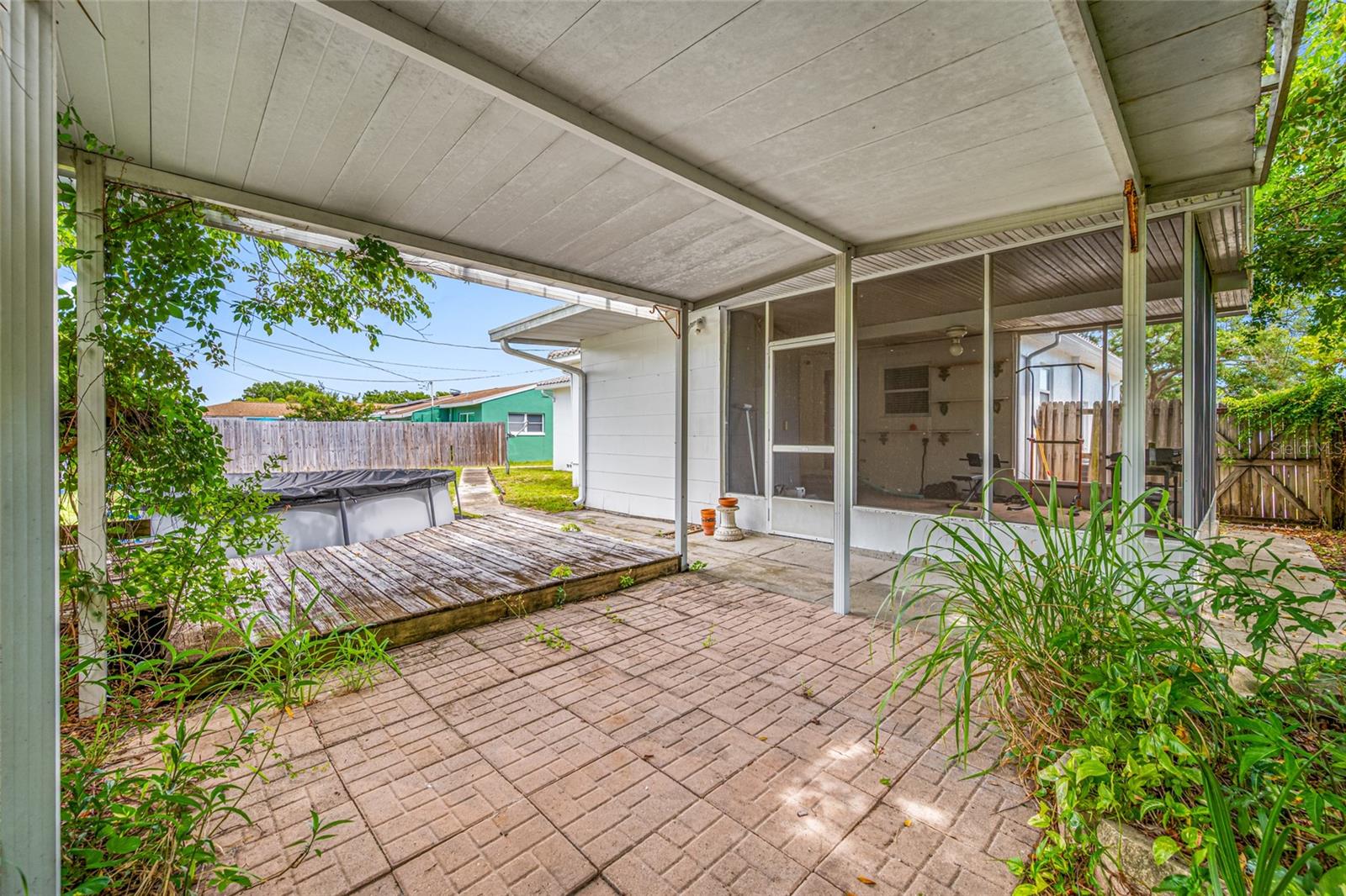 6219 Hampton Dr N Property Photo 29