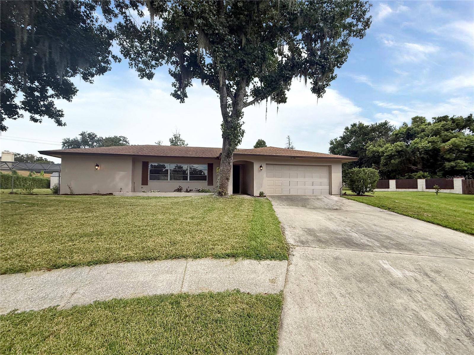 6234 Elm Sq E Property Photo 1