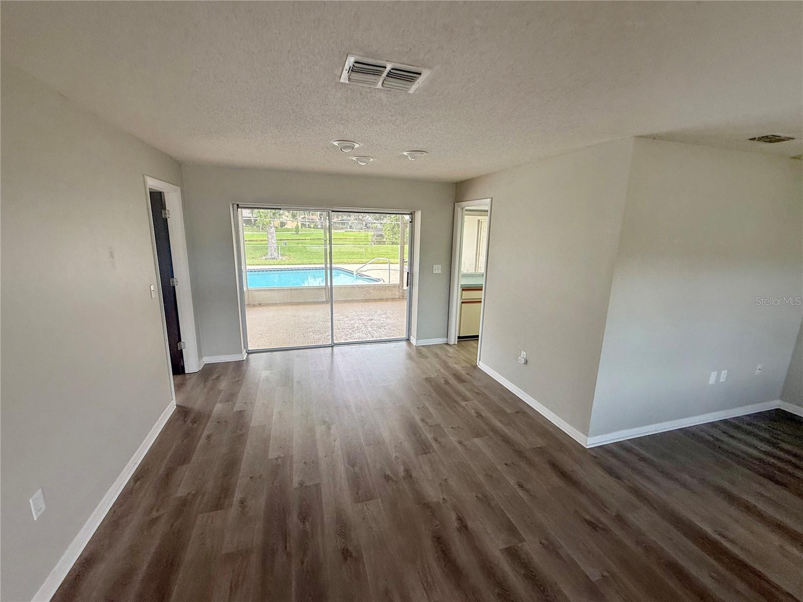 6234 Elm Sq E Property Photo 2