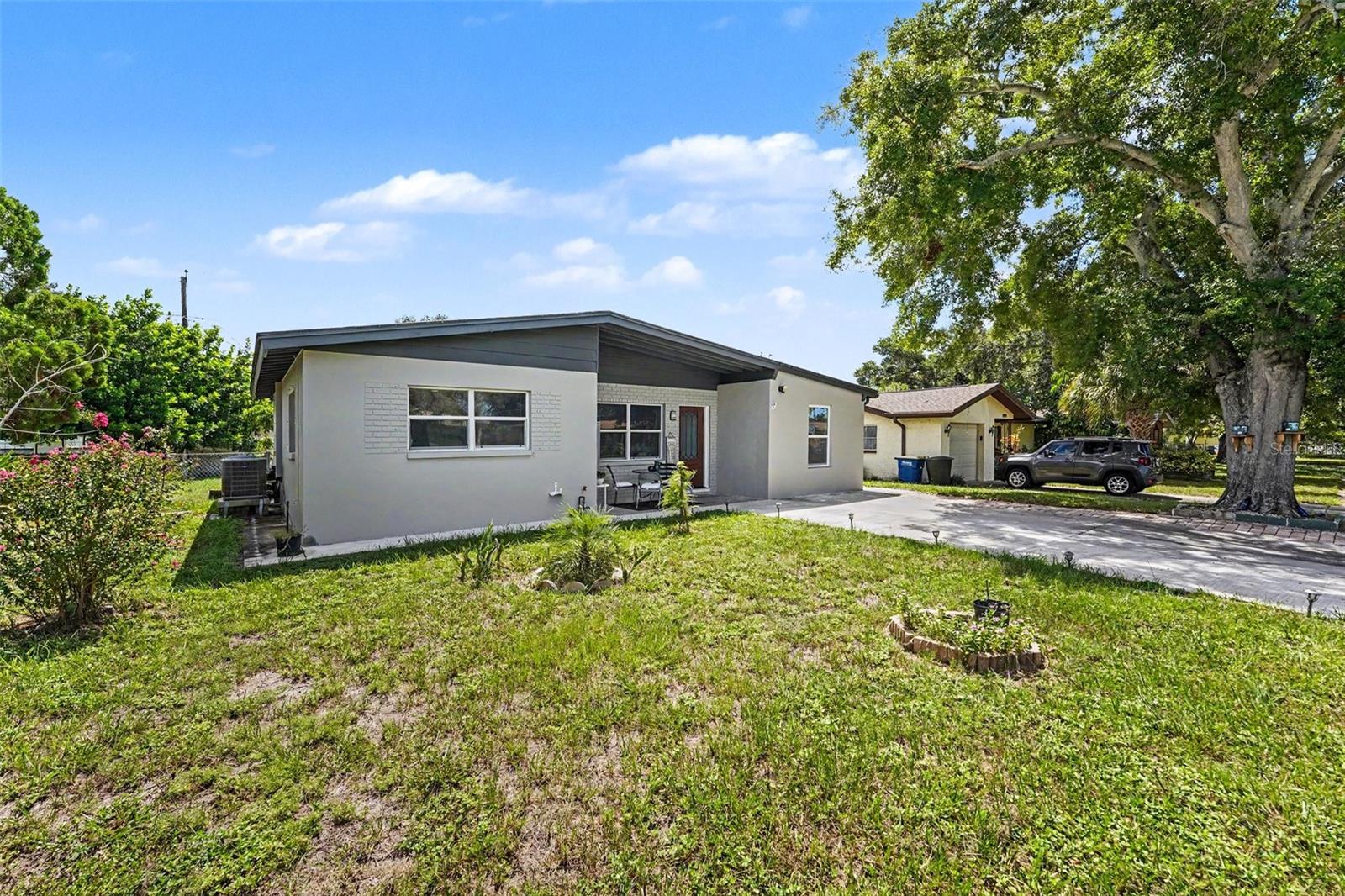 1935 Atlantis Dr Property Photo 3