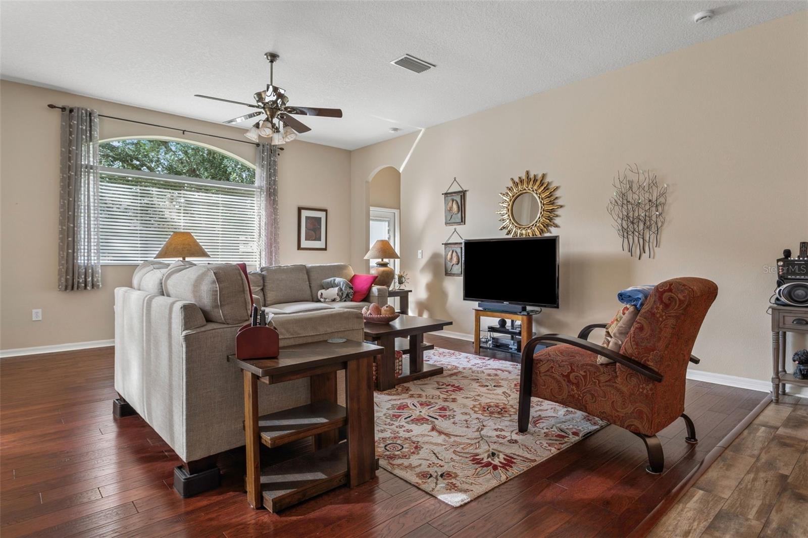 1430 Beaconsfield Dr Property Photo 12