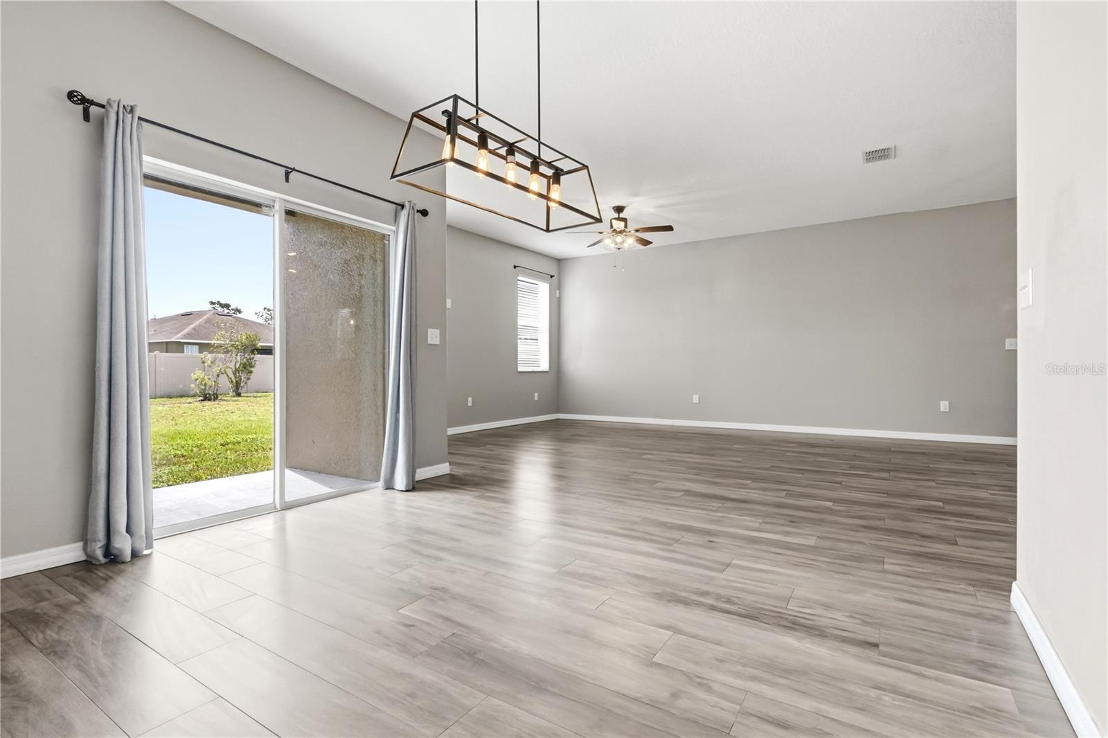 13822 Reindeer Cir Property Photo 16