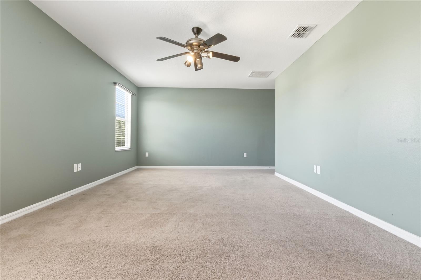13822 Reindeer Cir Property Photo 32