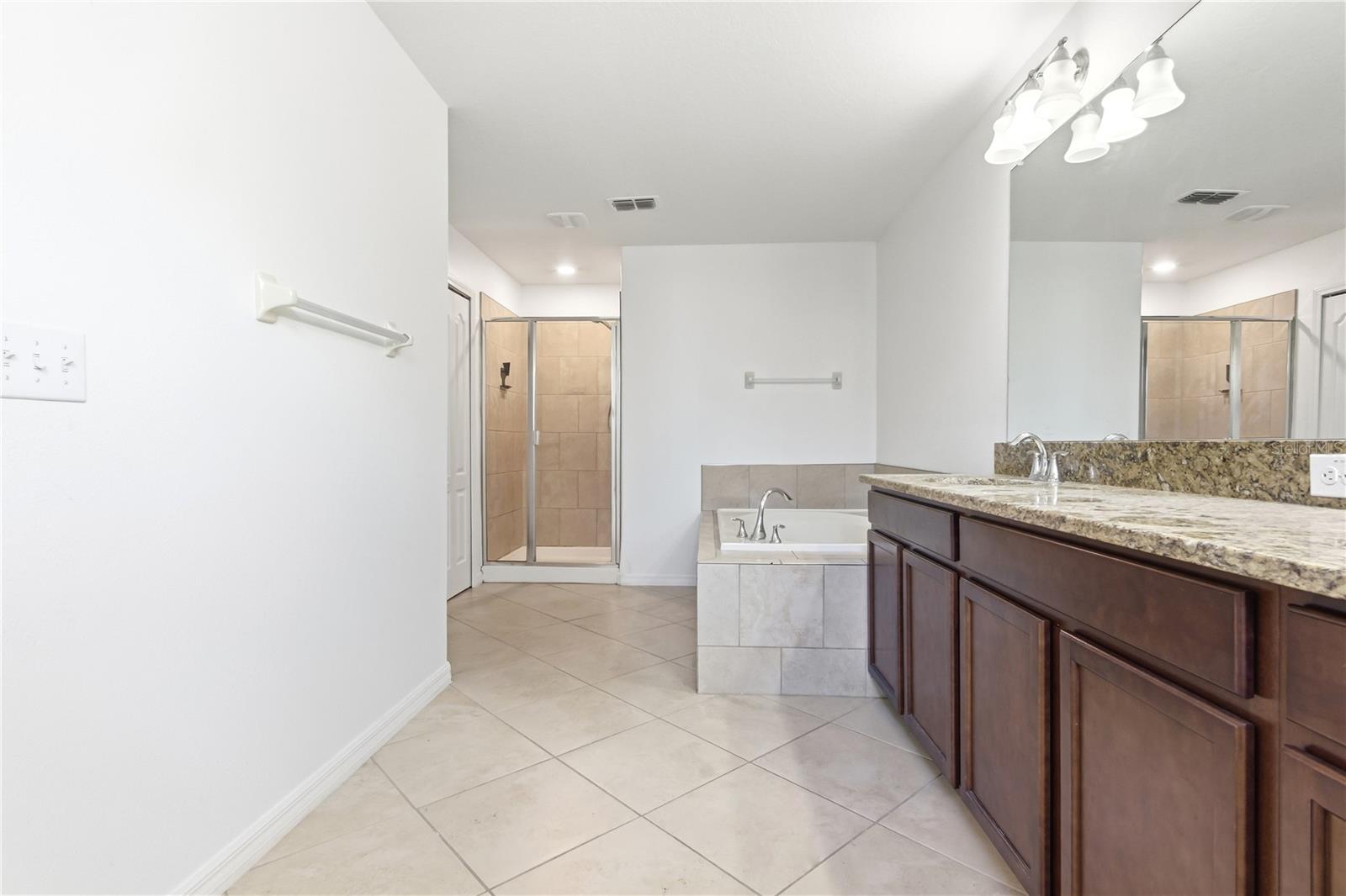 13822 Reindeer Cir Property Photo 36