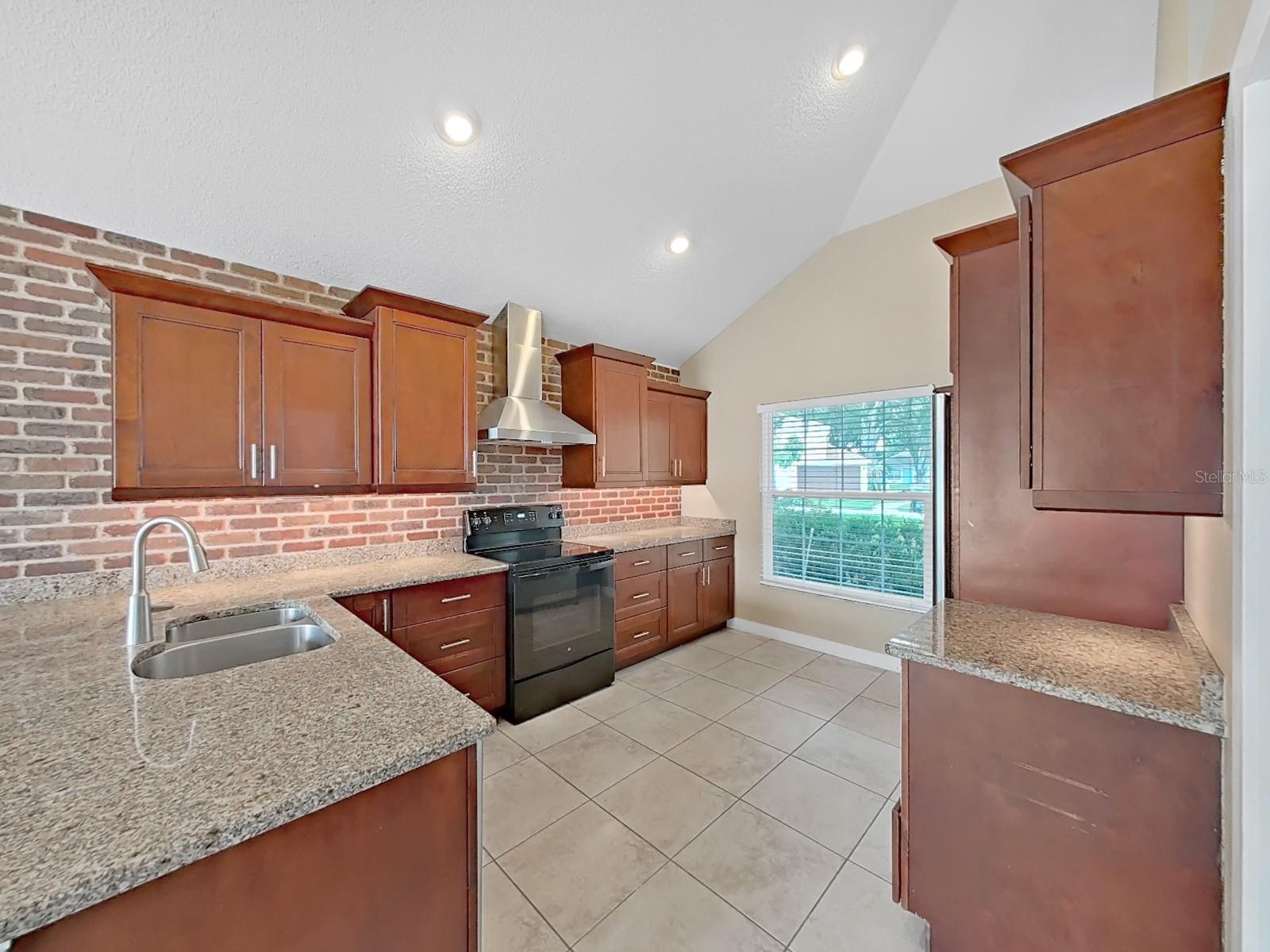 2348 Asaph Ct Property Photo 14