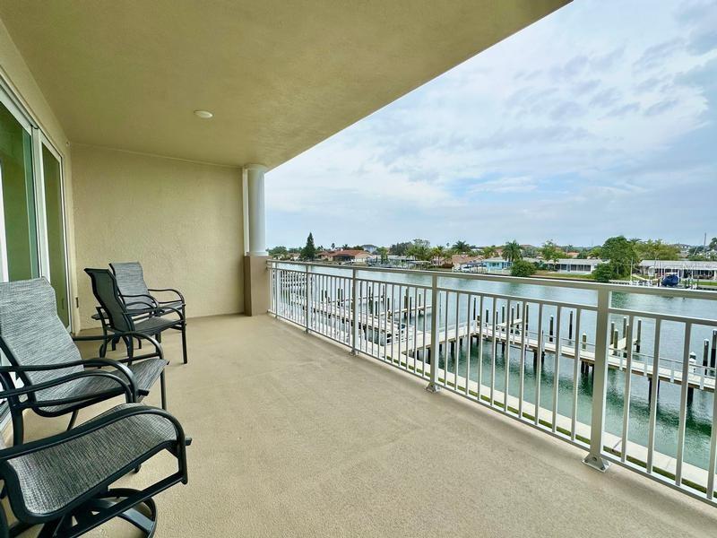 125 Island Way #305 Property Photo 5
