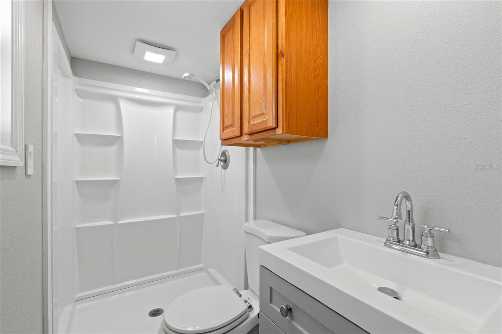 1508 Derrick St Property Photo 6