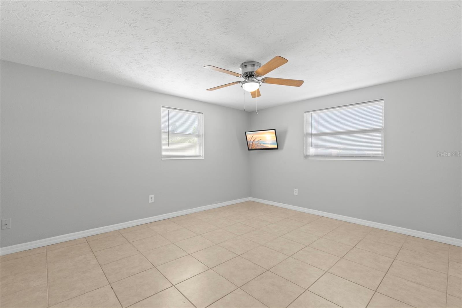 1508 Derrick St Property Photo 13