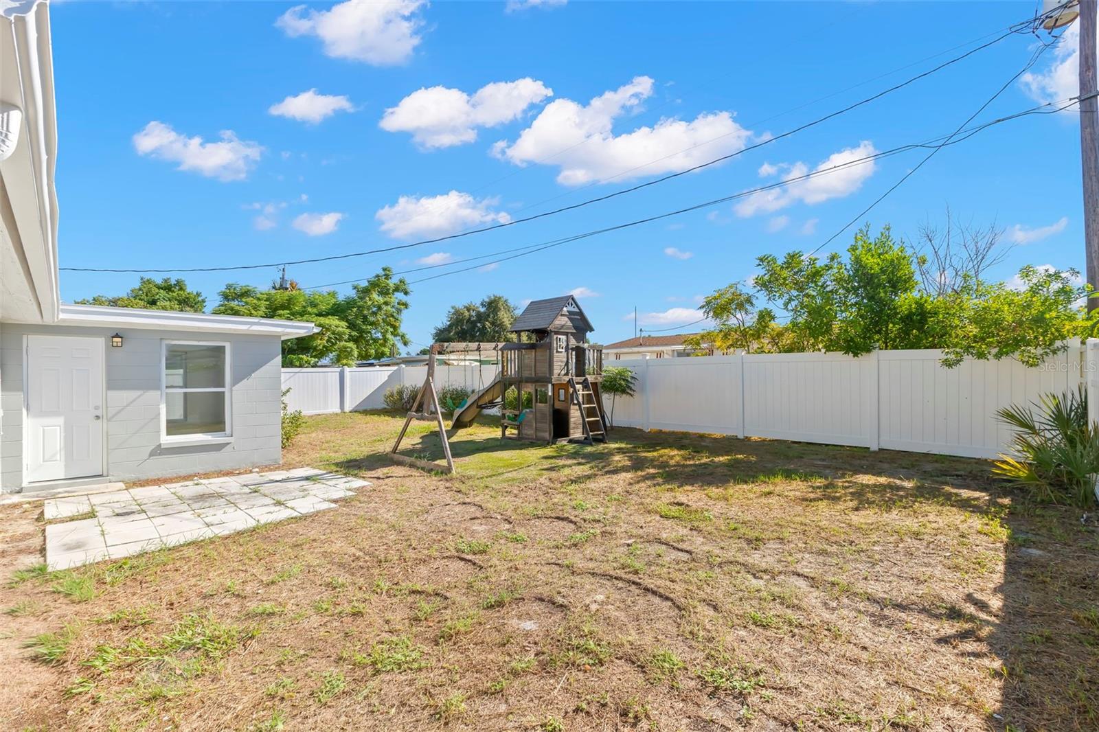 1508 Derrick St Property Photo 25