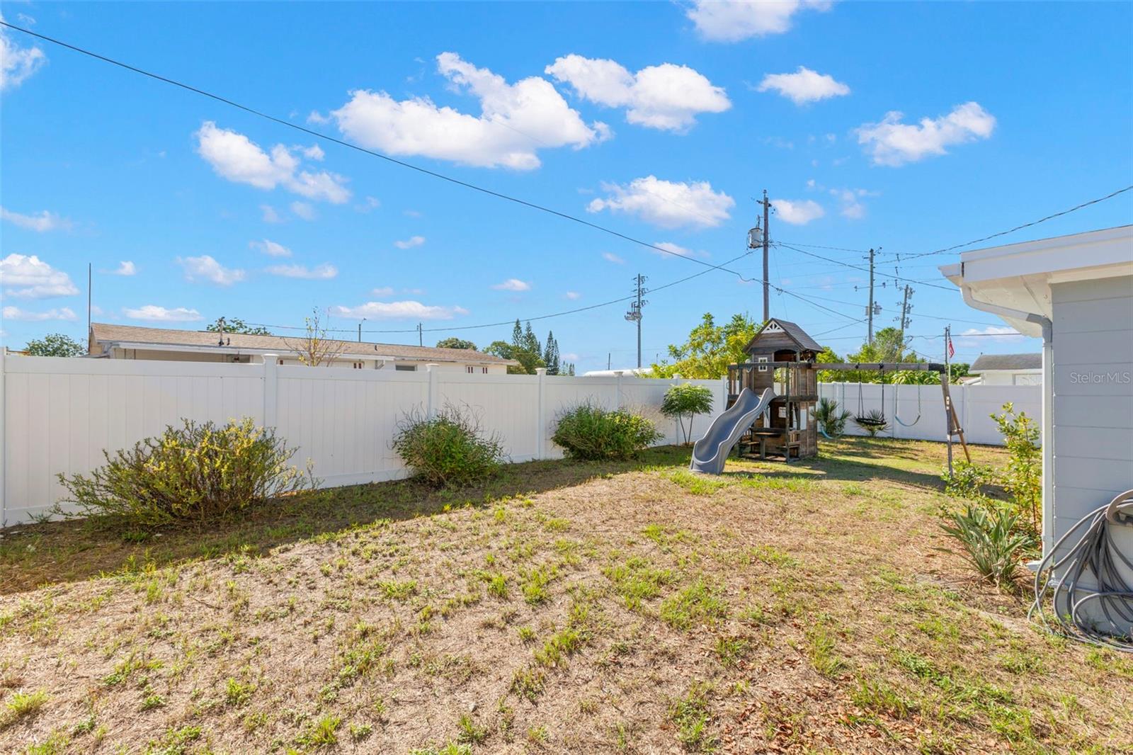 1508 Derrick St Property Photo 28