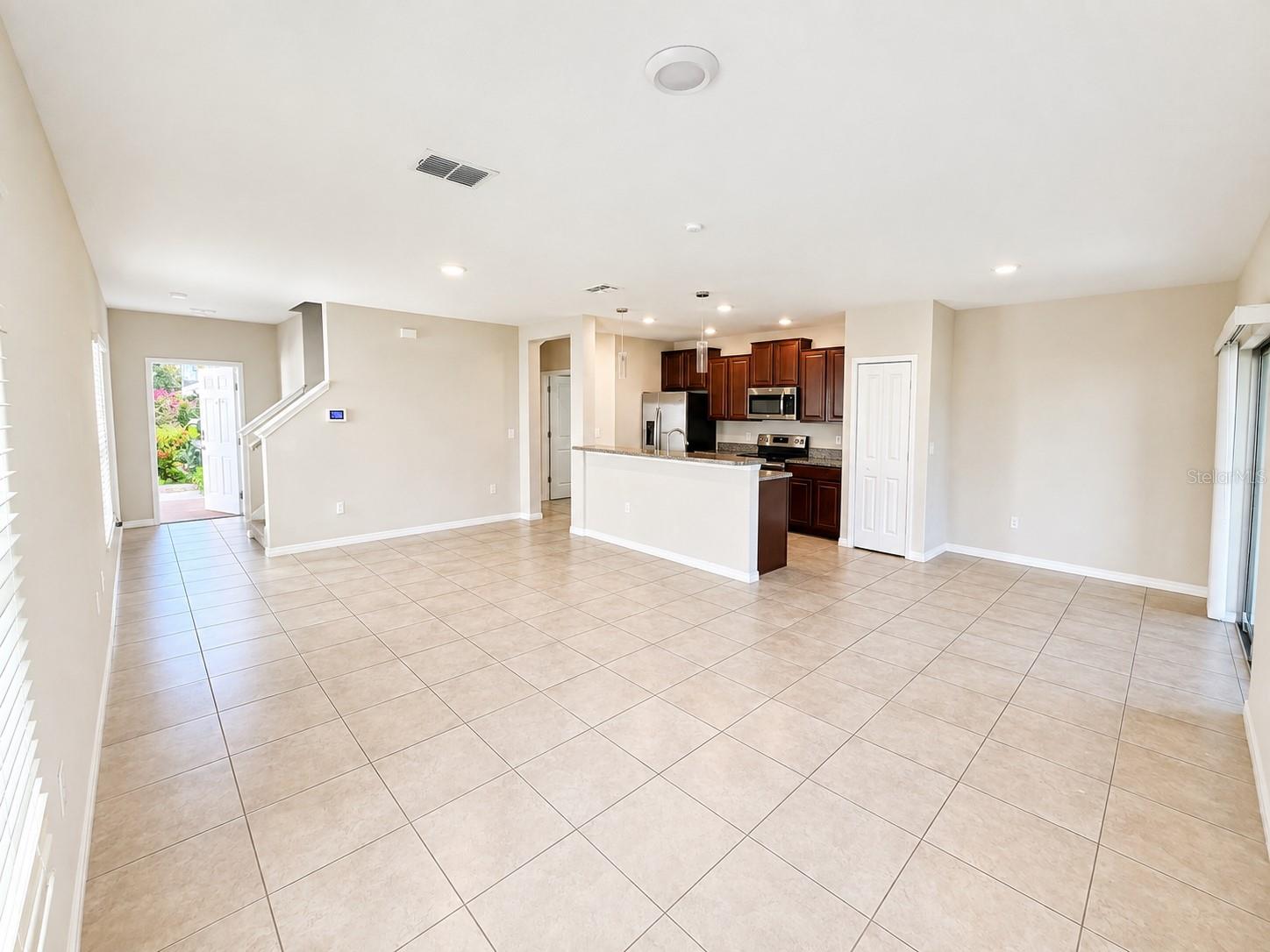 7422 Evening Primrose Ct Property Photo 3