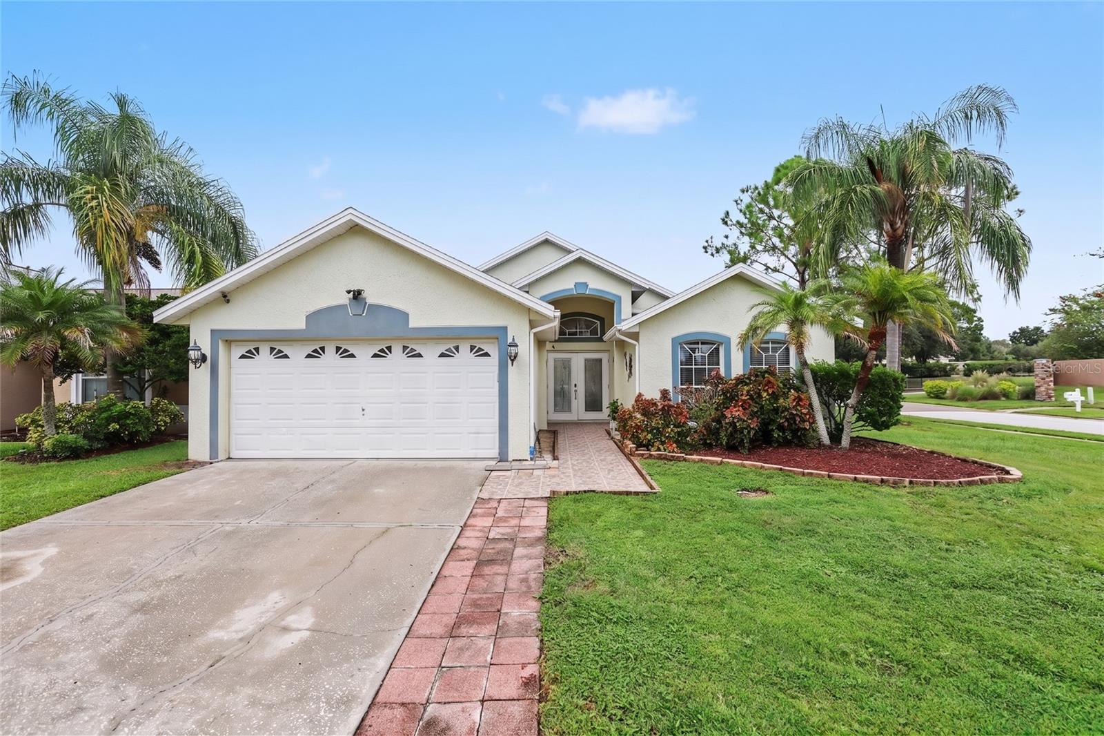 1102 VINETREE DR Property Photo 1
