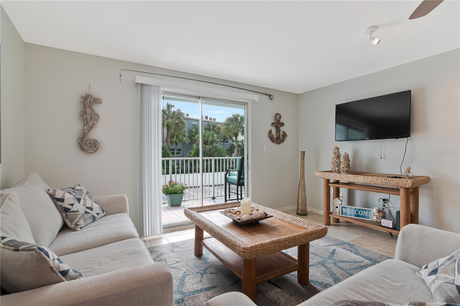 464 N Paula Dr #211 Property Photo 6