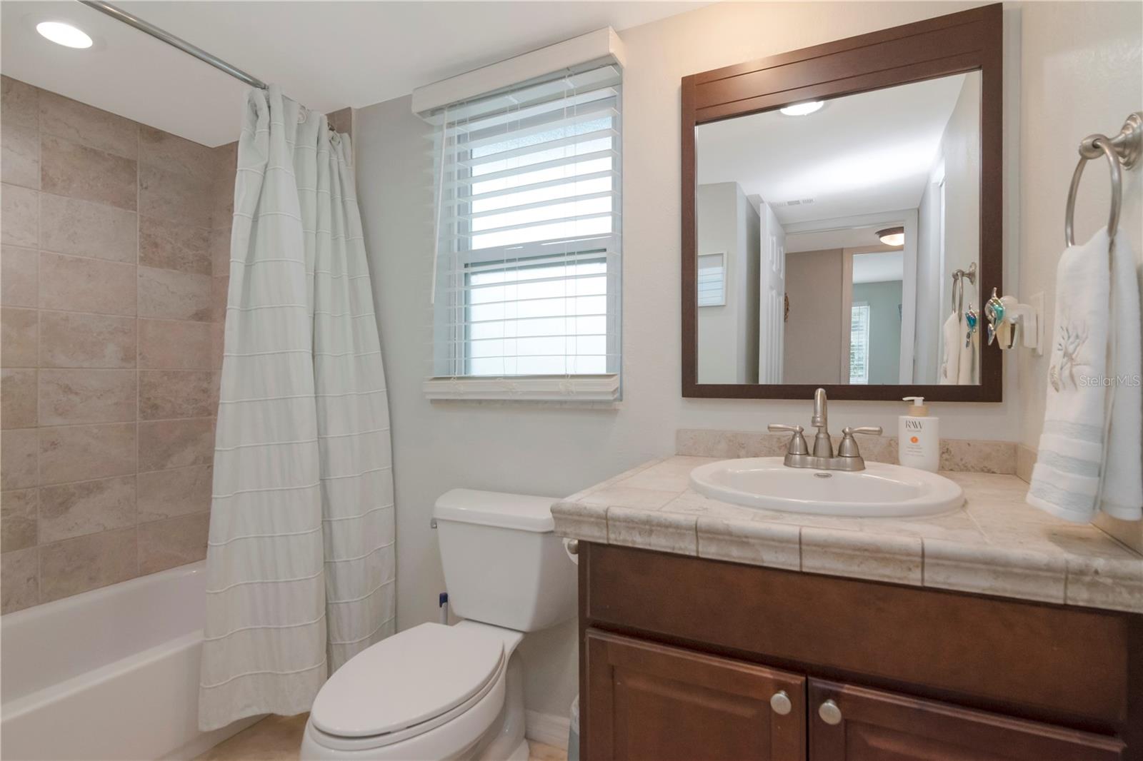 464 N Paula Dr #211 Property Photo 14