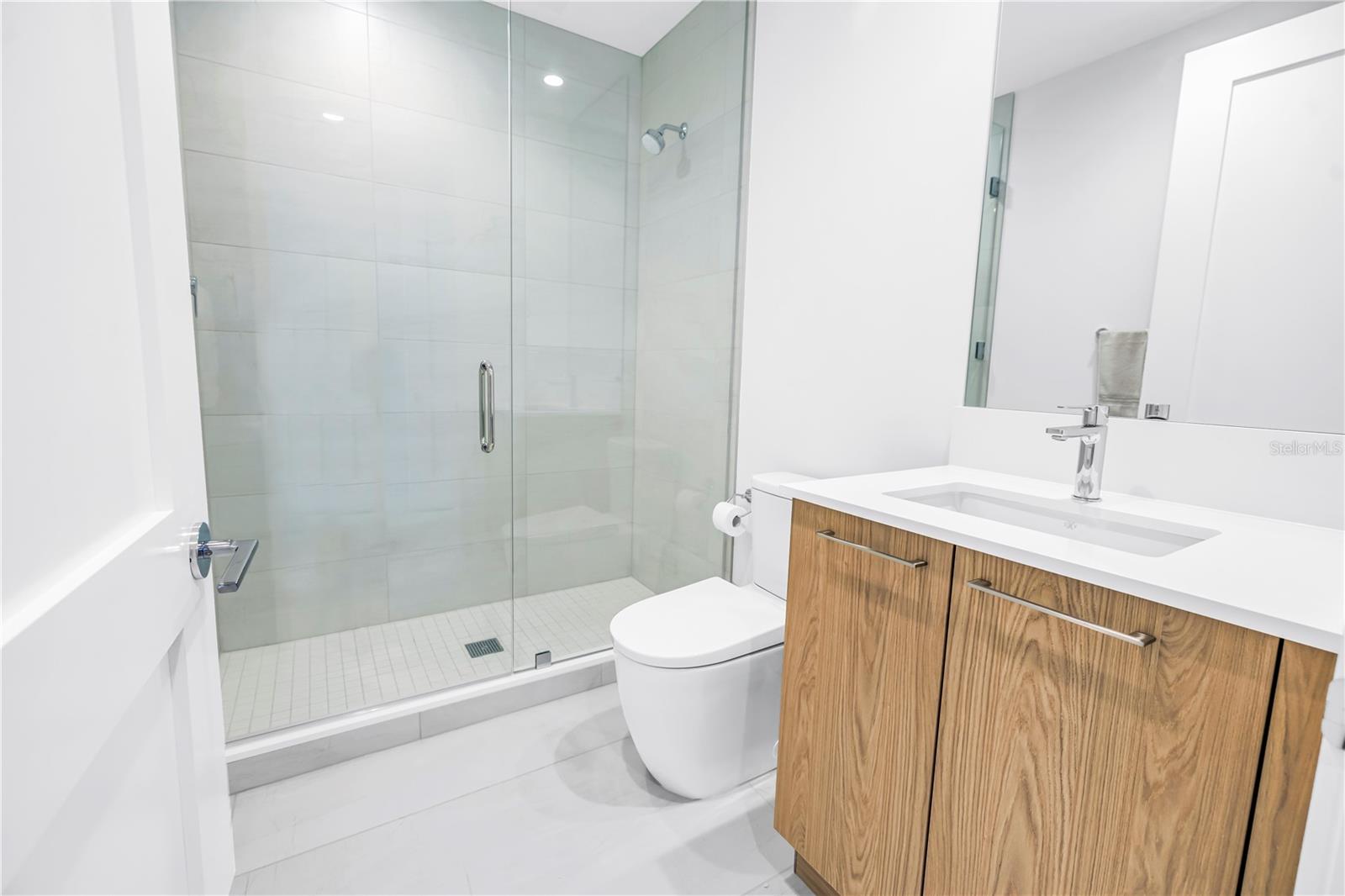 275 1st Ave S #3704 Property Photo 38