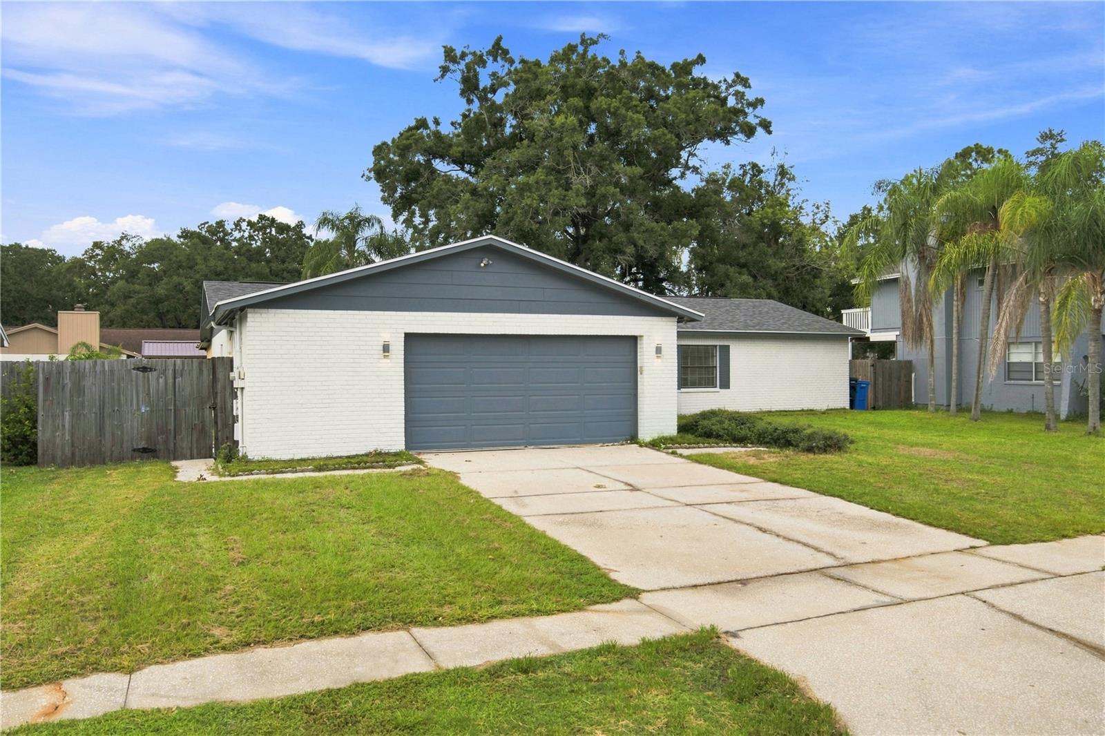 4313 Foxglen Ln Property Photo 2