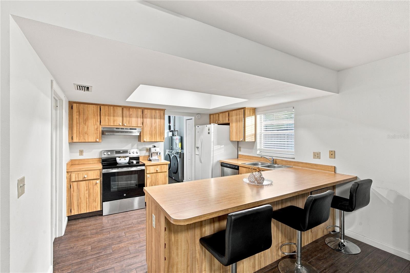 4313 Foxglen Ln Property Photo 8