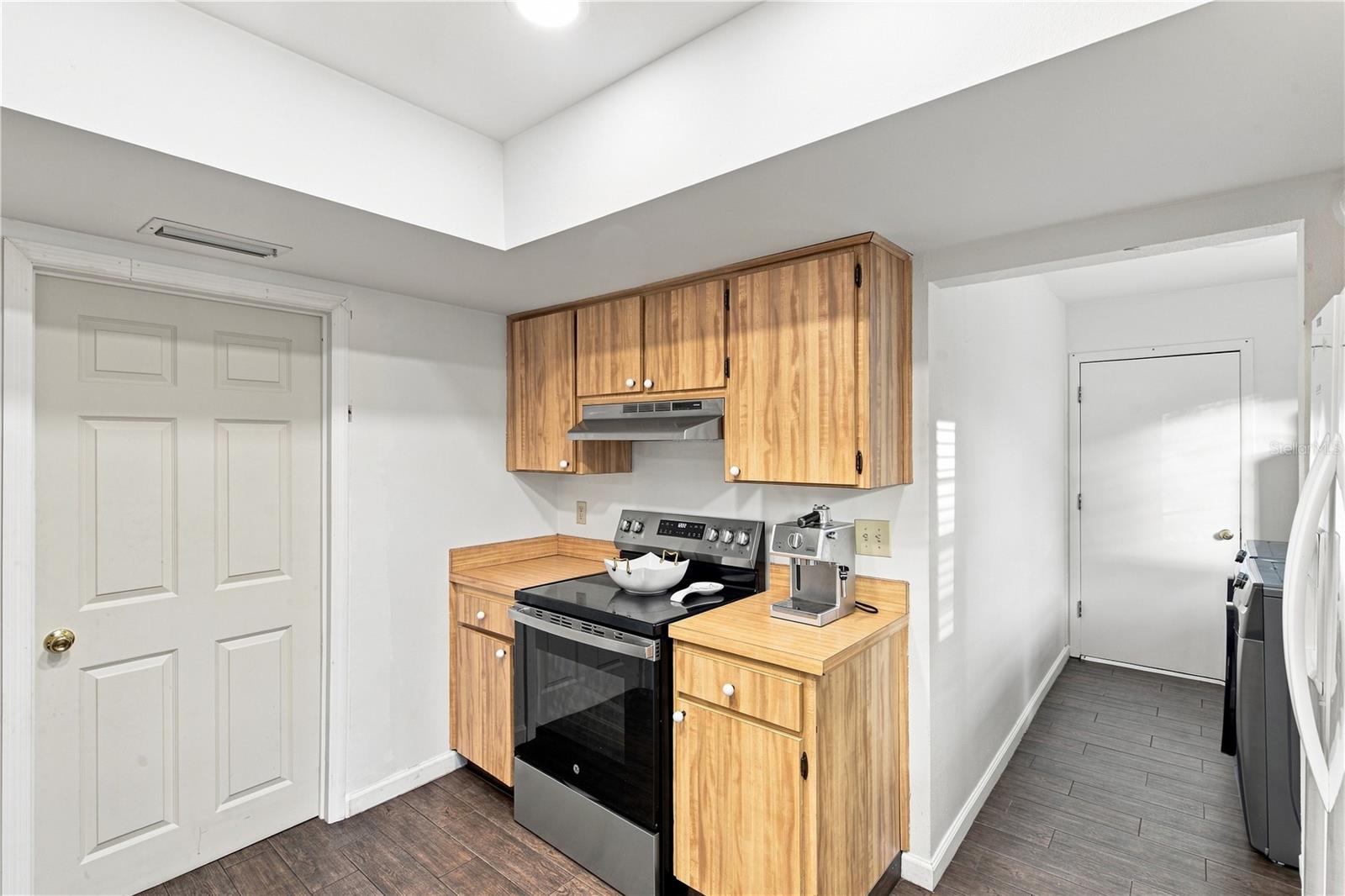 4313 Foxglen Ln Property Photo 10