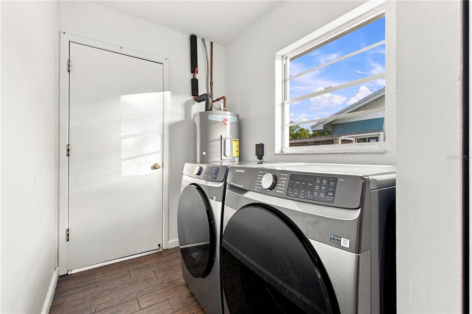 4313 Foxglen Ln Property Photo 13