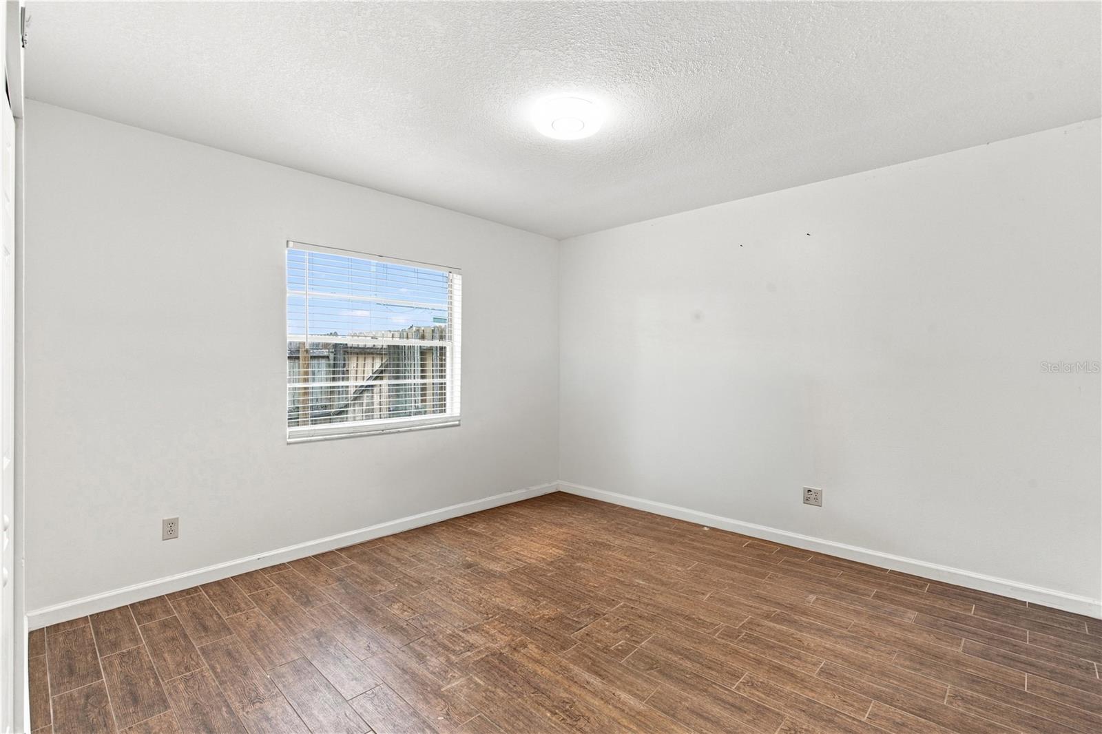4313 Foxglen Ln Property Photo 17