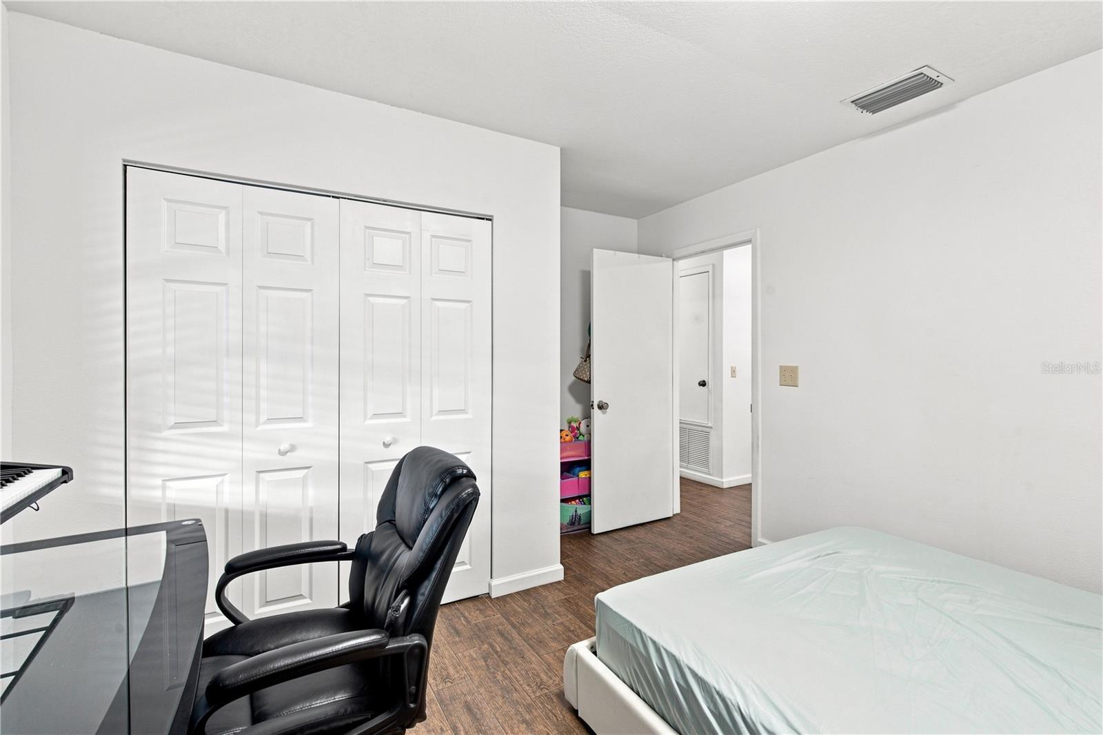 4313 Foxglen Ln Property Photo 19