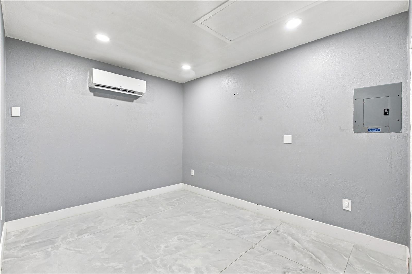 4313 Foxglen Ln Property Photo 35
