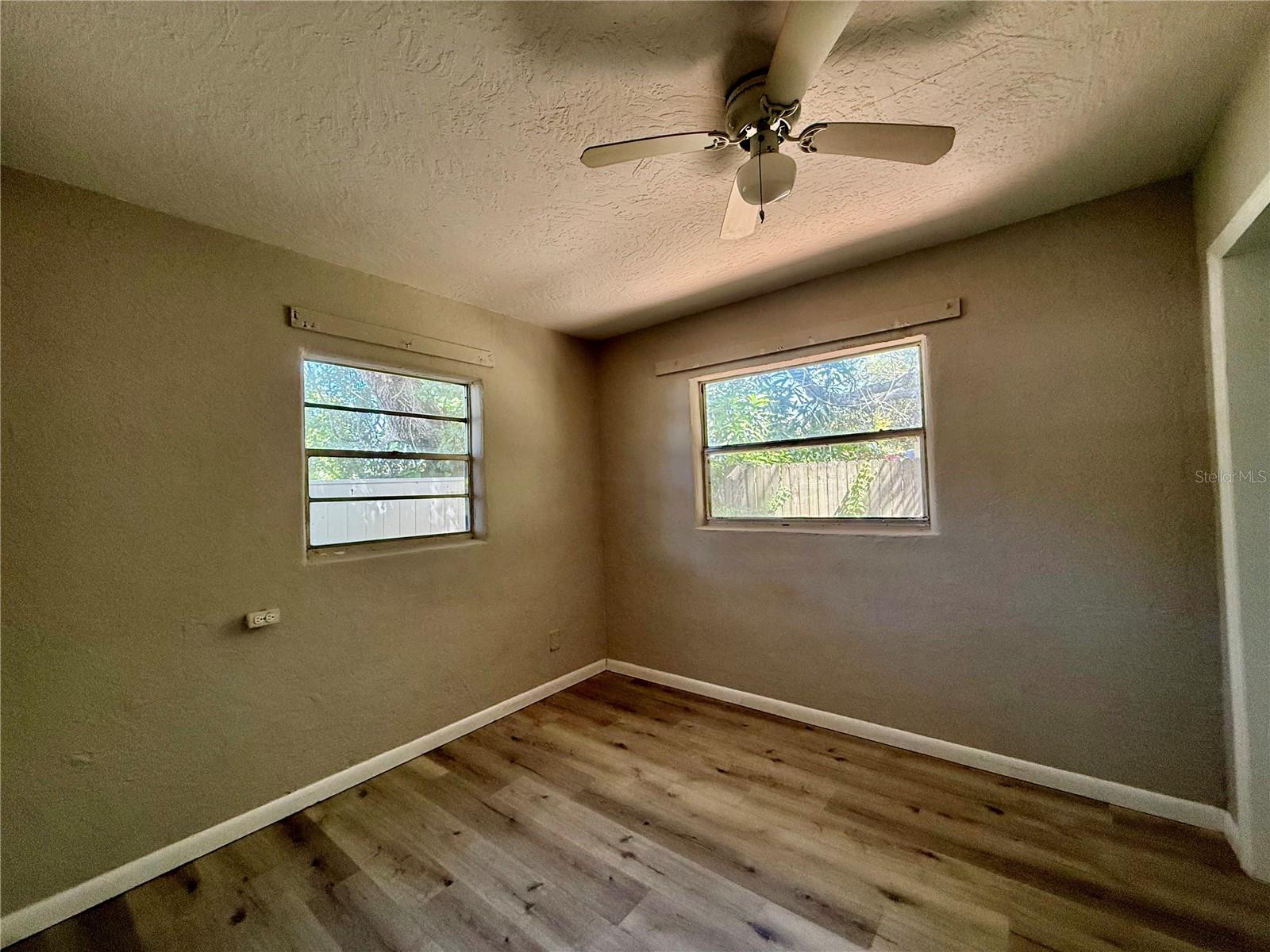 808 Palm Bluff St #d Property Photo 6