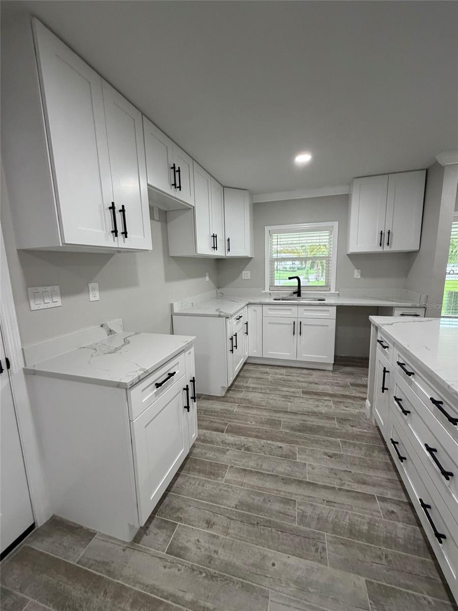 8715 Driftwood Dr Property Photo 3