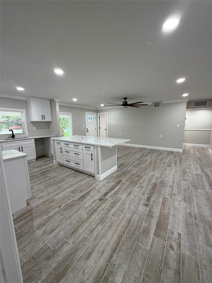 8715 Driftwood Dr Property Photo 6