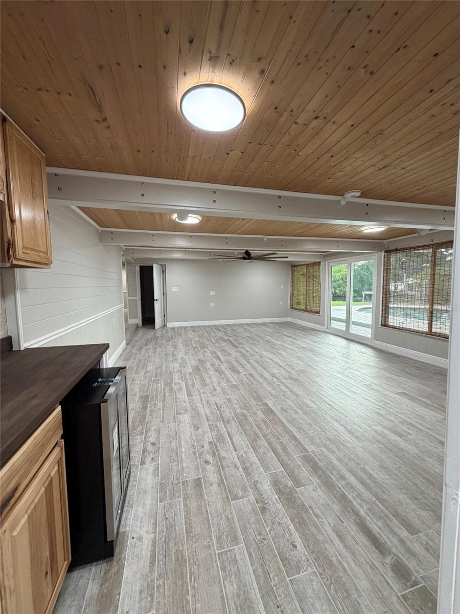 8715 Driftwood Dr Property Photo 9