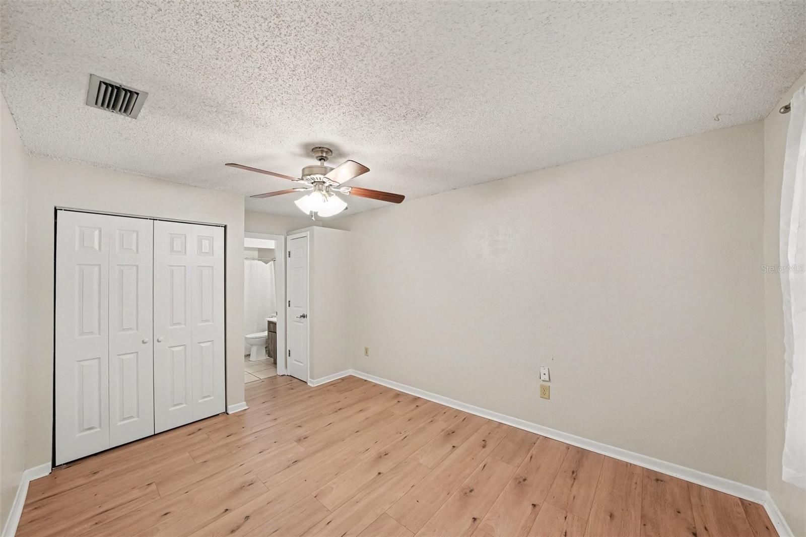 1913 Cedarbrooke Dr Property Photo 13
