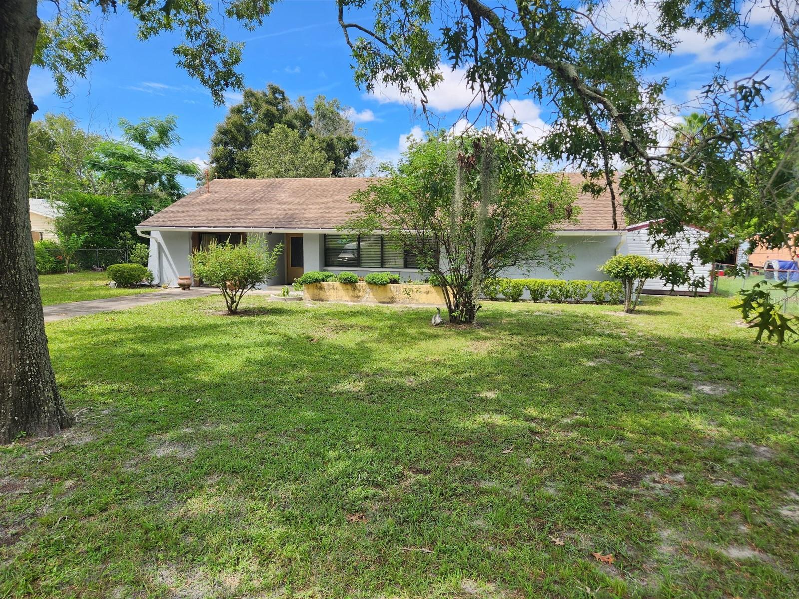 9511 Clyde St Property Photo 1