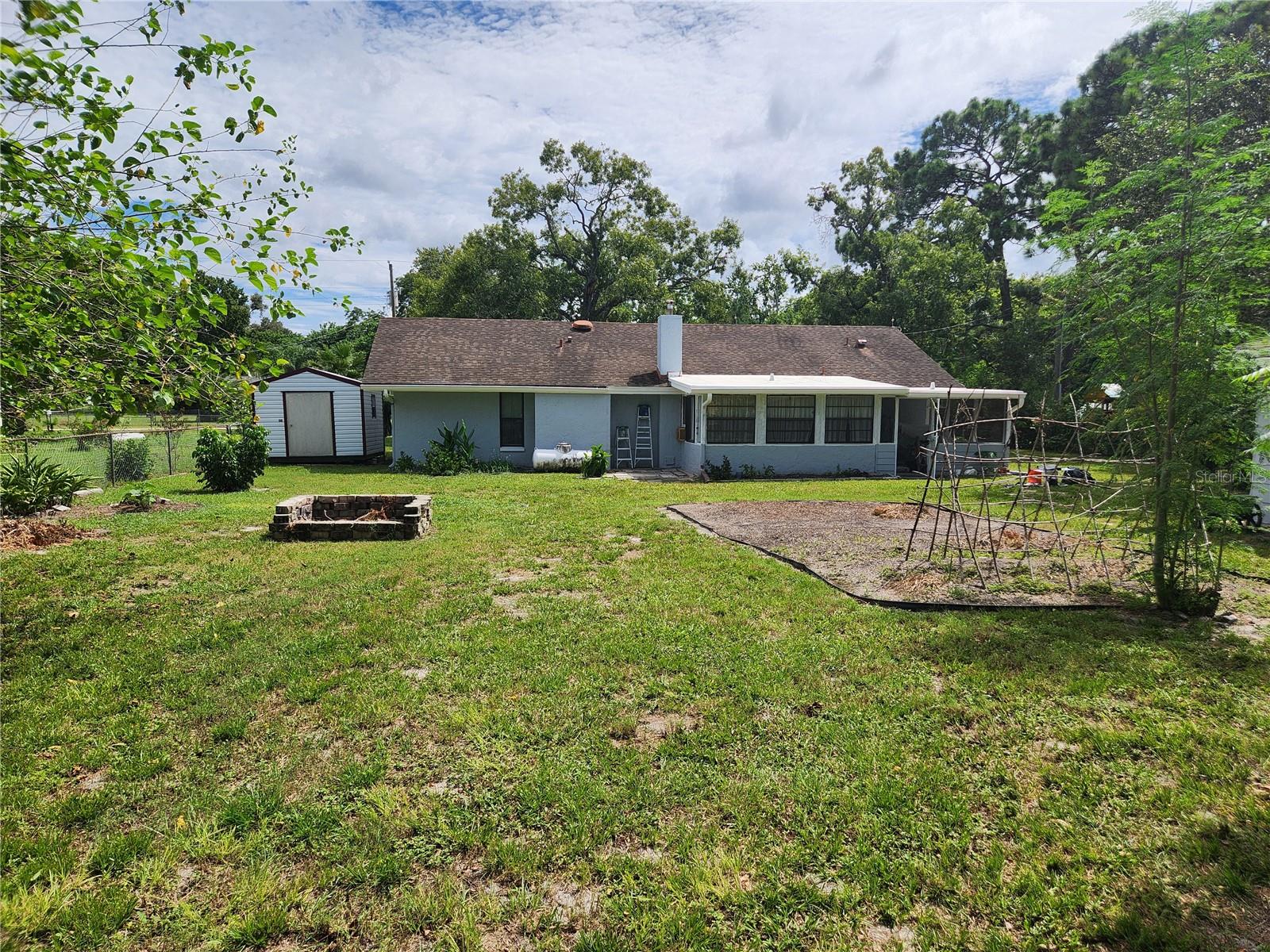 9511 Clyde St Property Photo 2