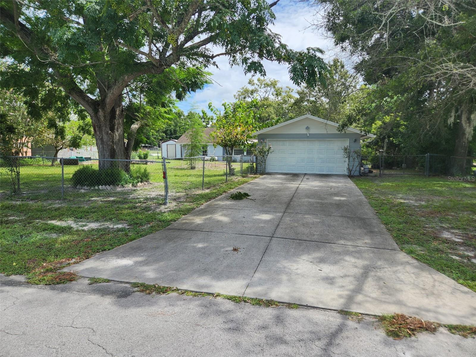 9511 Clyde St Property Photo 4