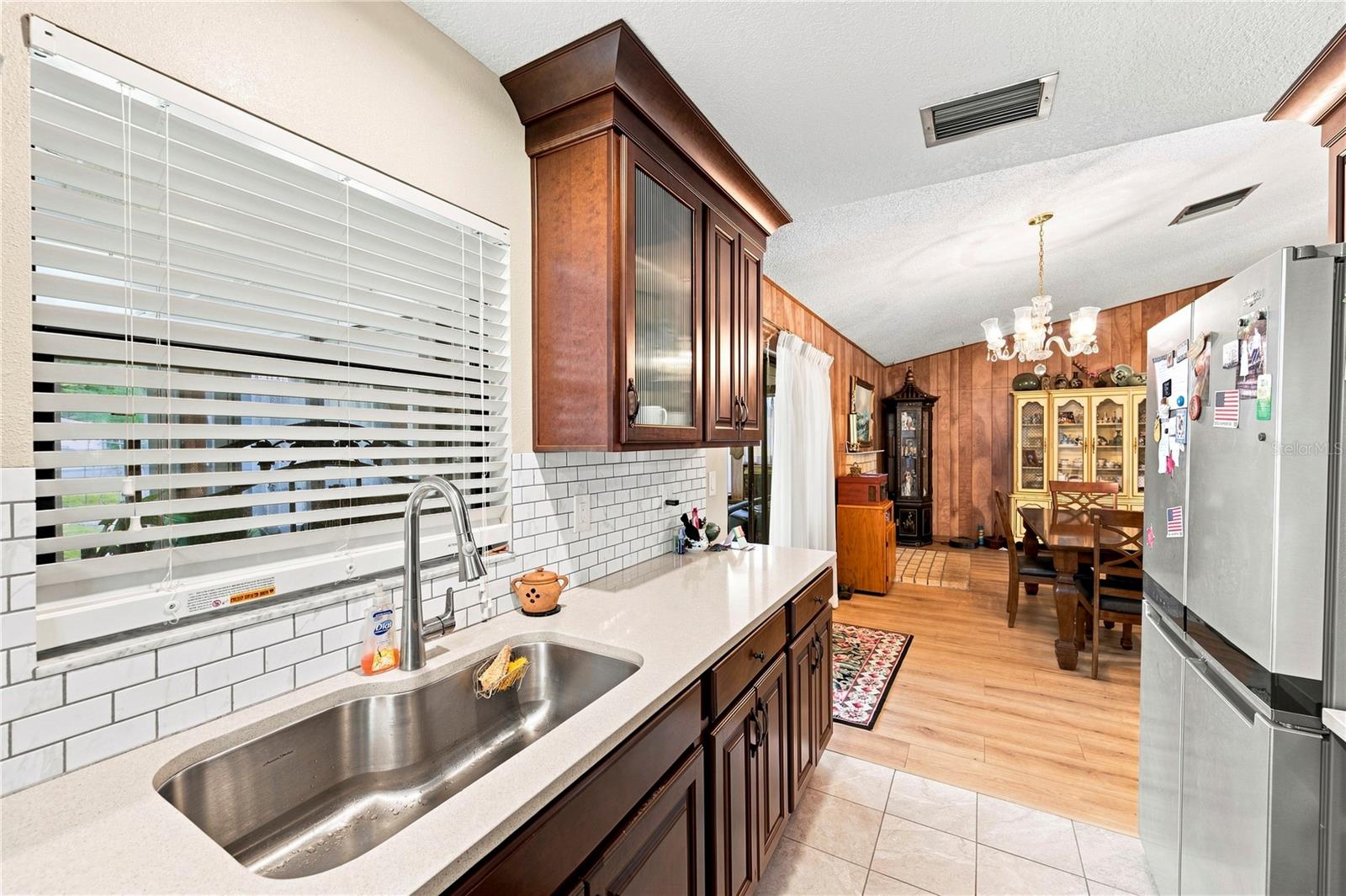 9511 Clyde St Property Photo 12