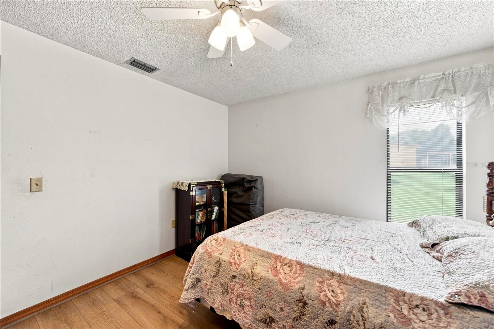 9511 Clyde St Property Photo 19