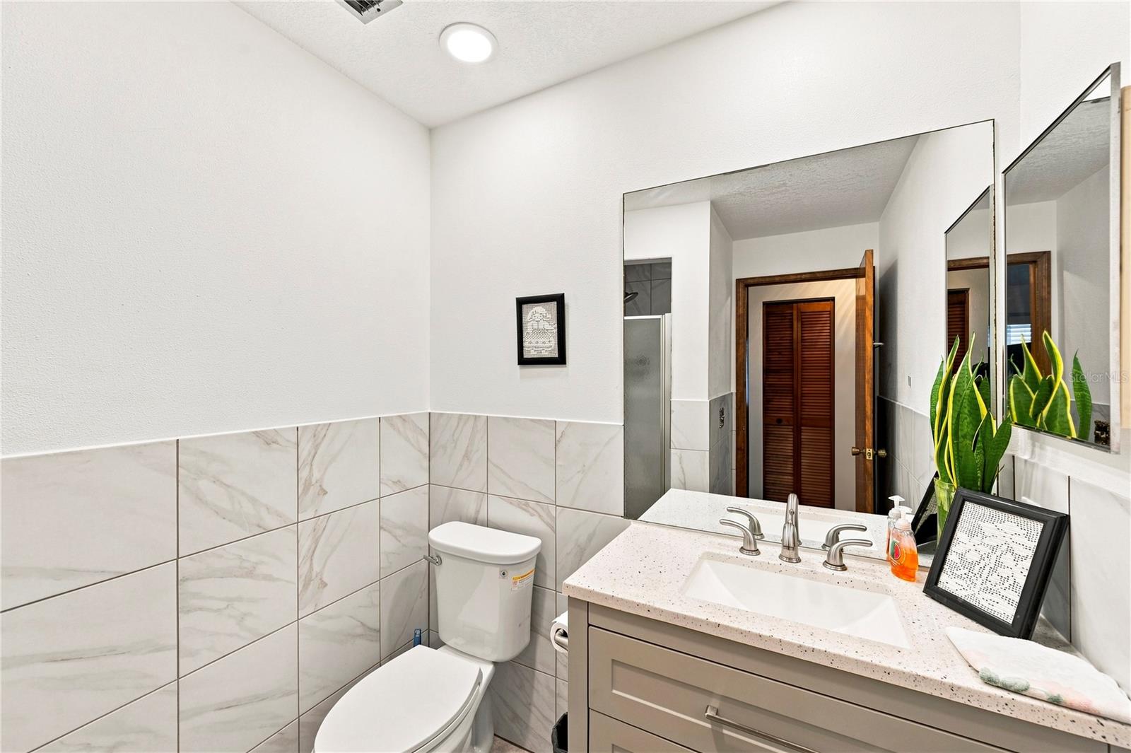 9511 Clyde St Property Photo 21