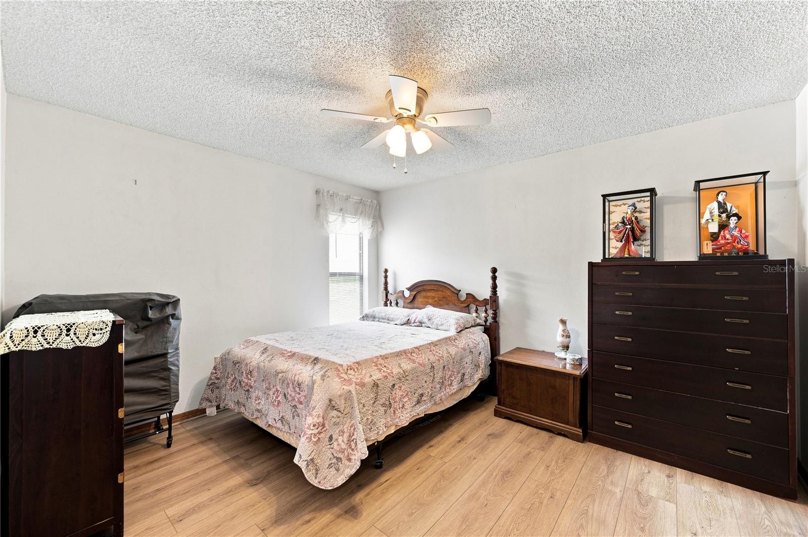 9511 Clyde St Property Photo 23
