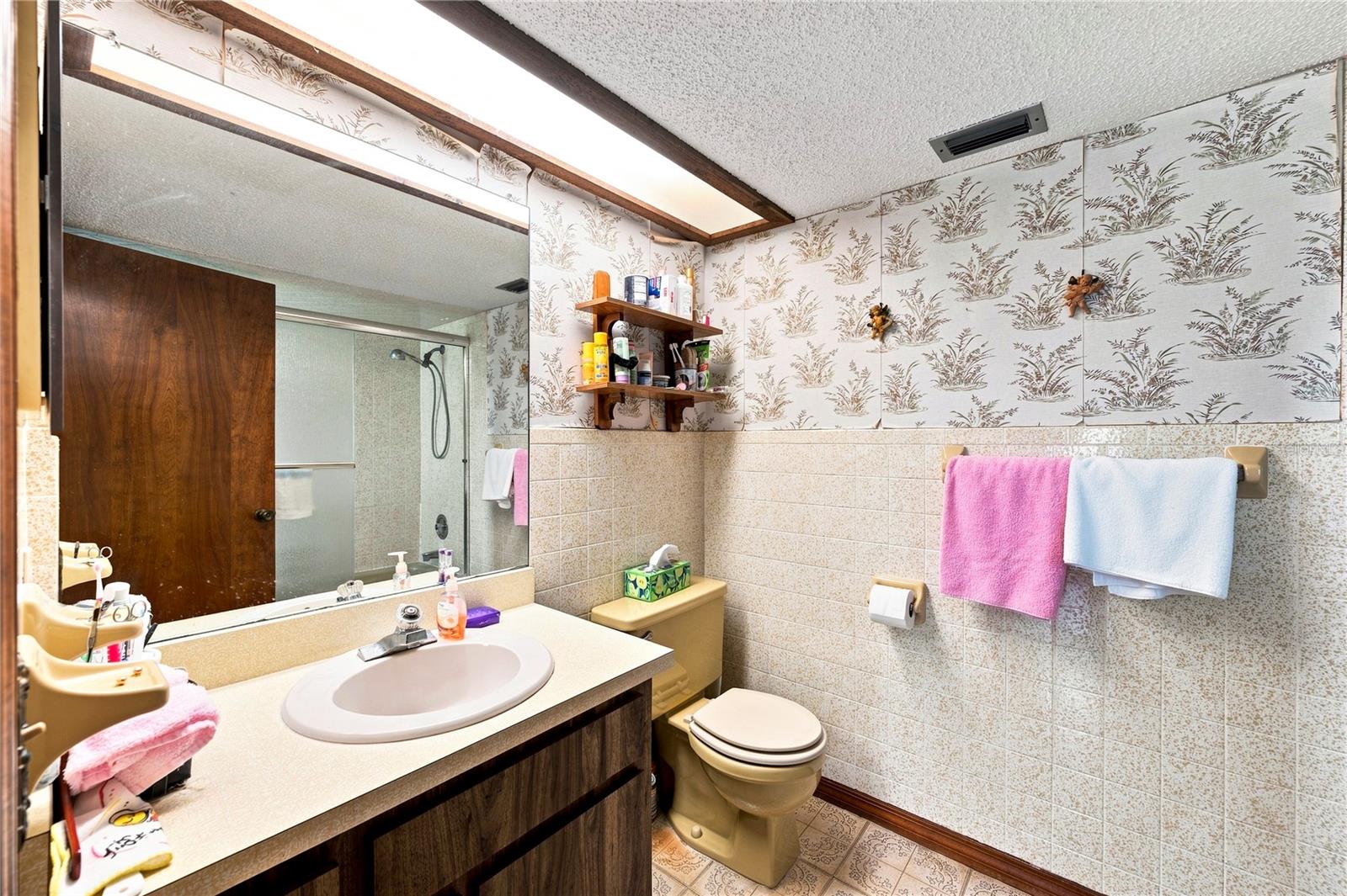 9511 Clyde St Property Photo 26