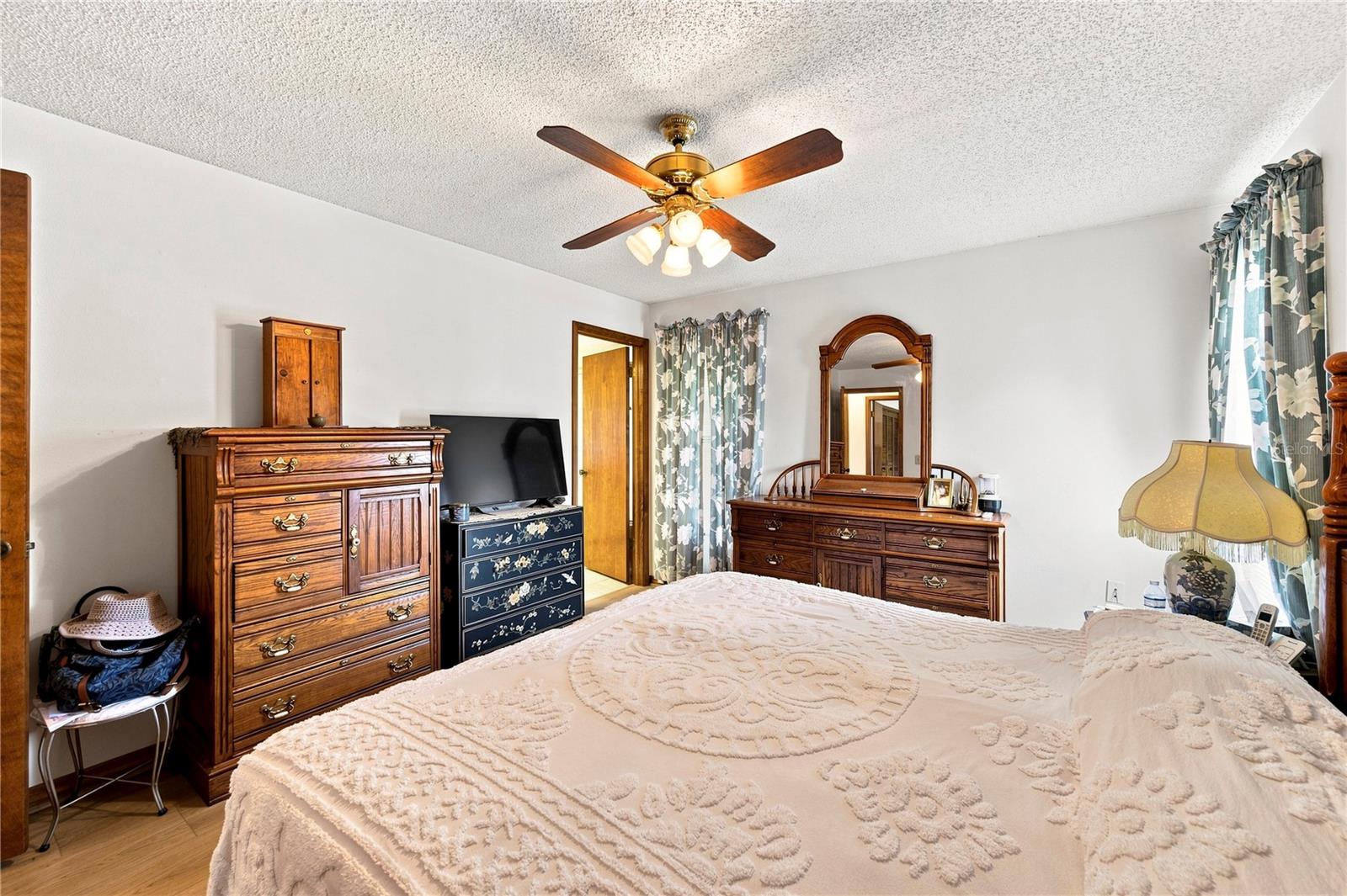 9511 Clyde St Property Photo 28