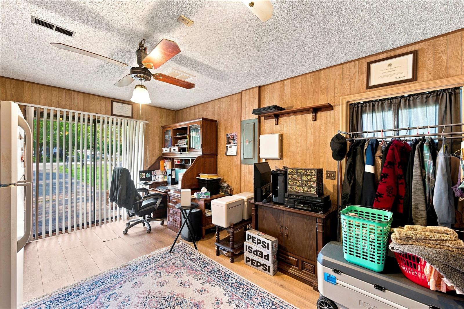 9511 Clyde St Property Photo 31