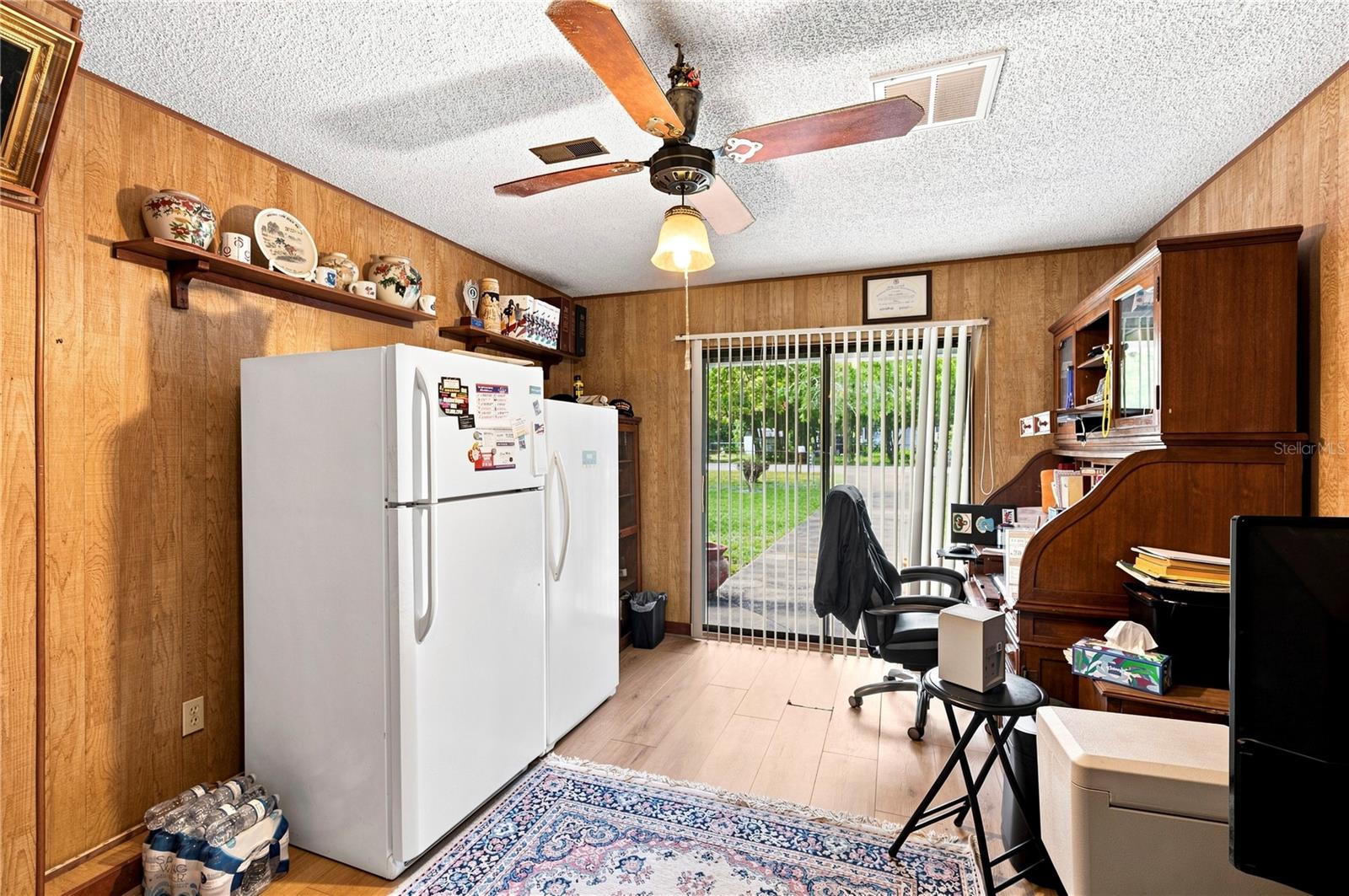 9511 Clyde St Property Photo 32