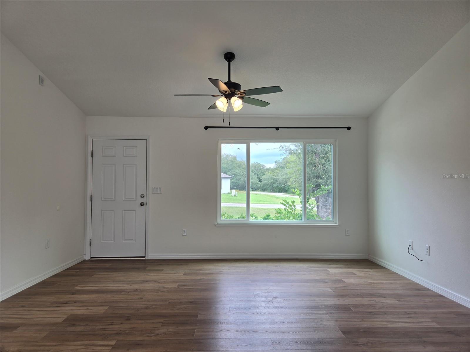 353 Fisher Way Property Photo 4