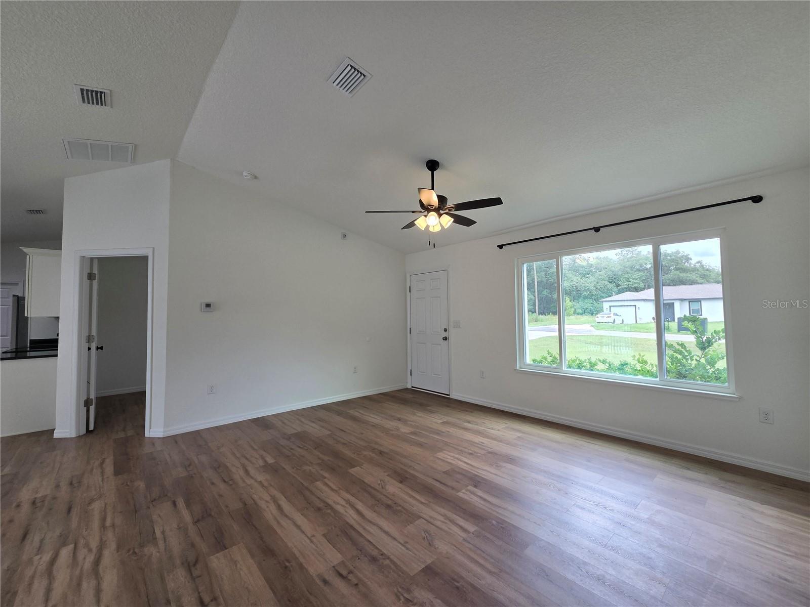 353 Fisher Way Property Photo 5